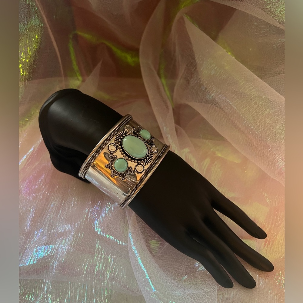 Fashion Jewelry: Silver & Turquoise Express Bracelet
